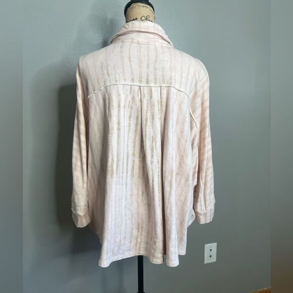 We the Free pink montauk shirt jacket oversized  size xs print tea combo boho - Picture 9 of 9